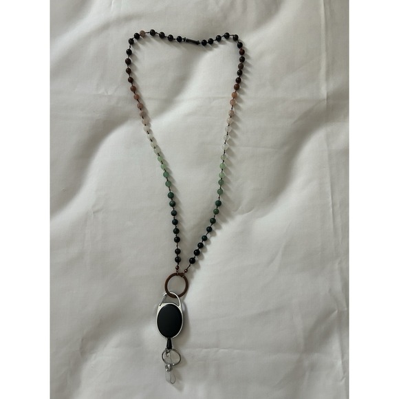 Leslie's Lanyards-Beaded Lanyard Necklace With Retractable Badge - Picture 3 of 3